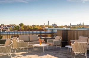 tr_lhaug_01_oct21_4000x2600_acdf84db2ce1be155d75cc23831f4795_1200x780_mobile_3